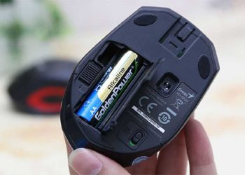 Thay pin chuột không dây