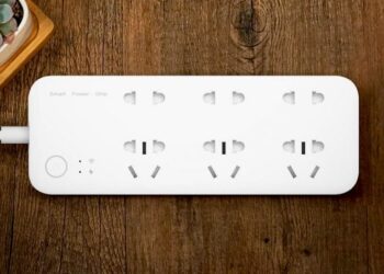 Việc lắp đặt và sử dụng ổ cắm thông minh rất đơn giản.