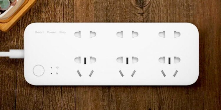 Việc lắp đặt và sử dụng ổ cắm thông minh rất đơn giản.